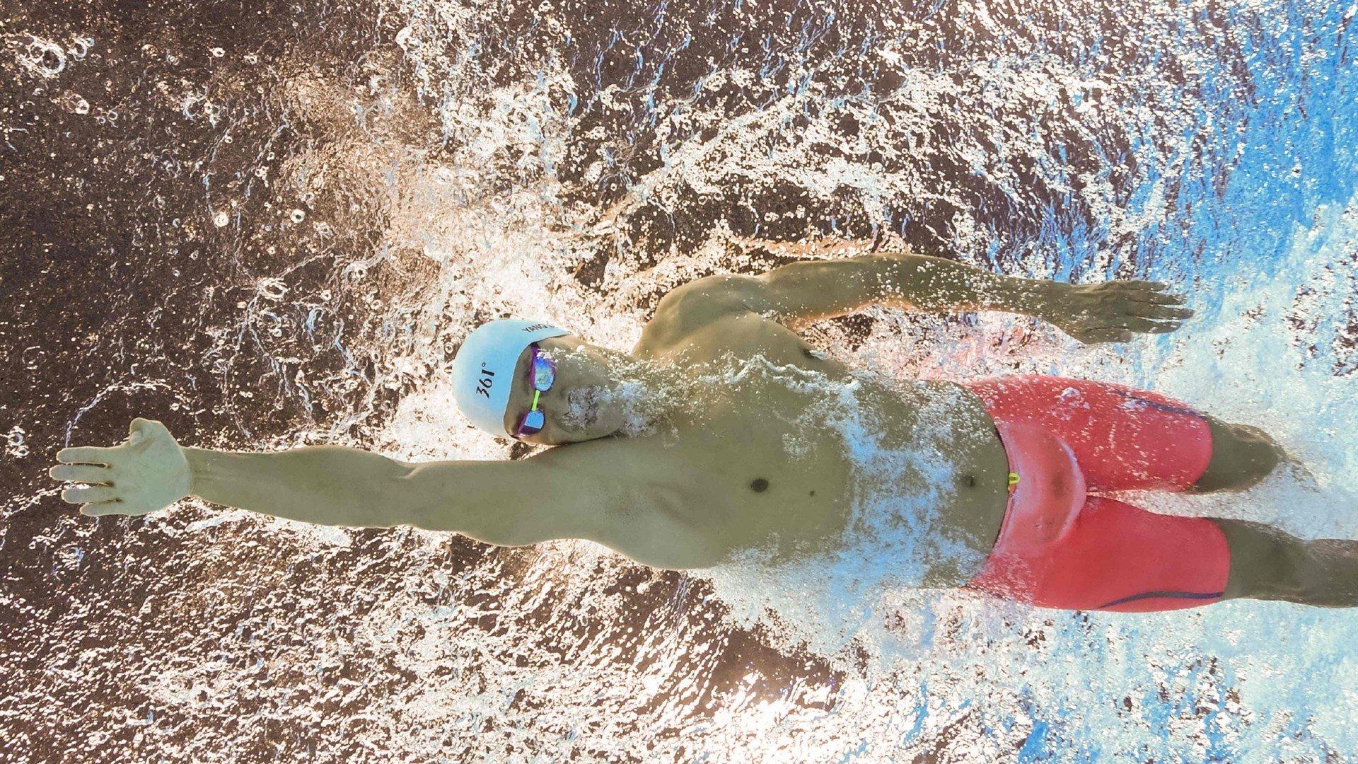 ok 澳客足球彩_雄鹿新星AJ-约翰逊改穿4号球衣，号码变更背后的成长密码