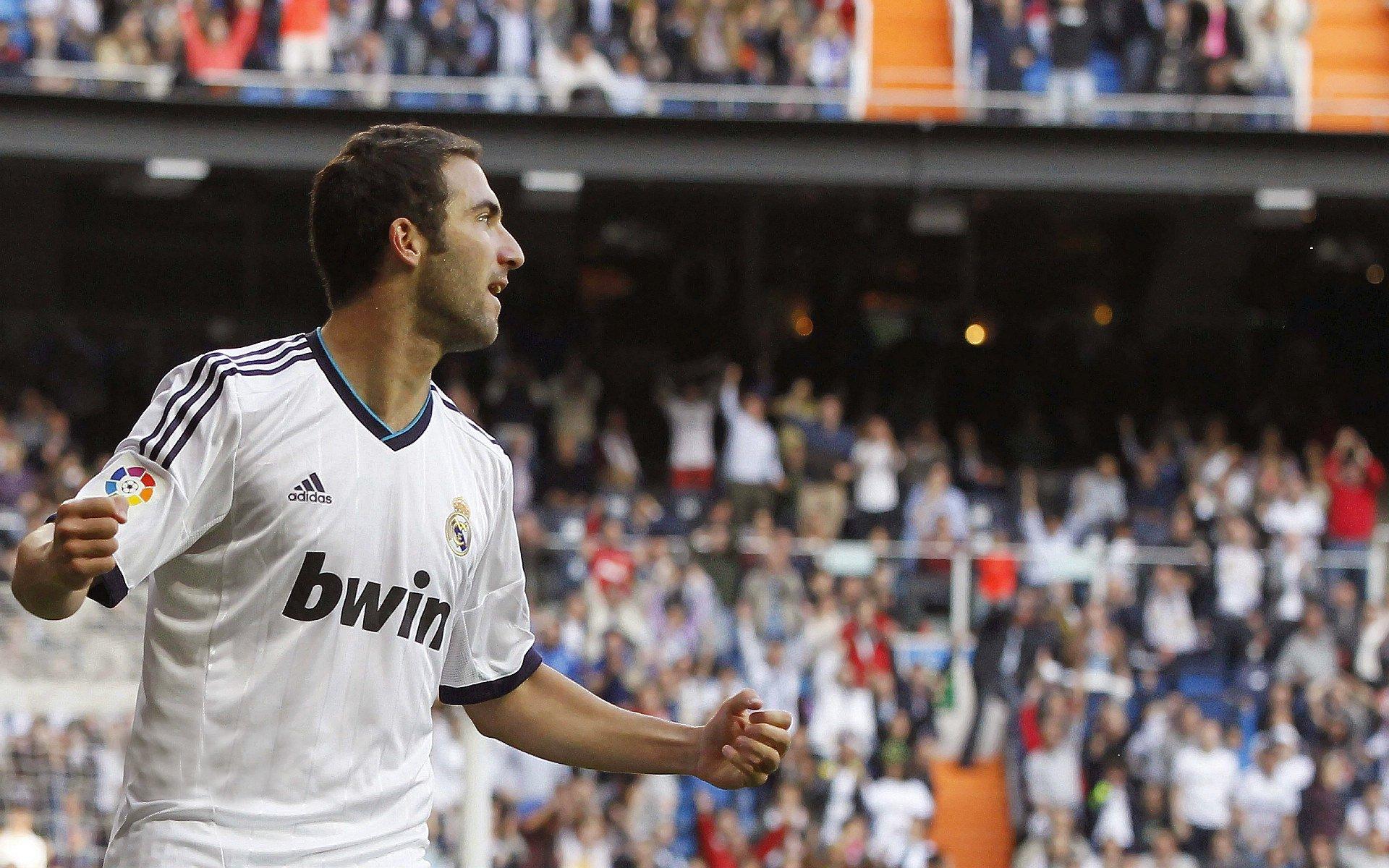 广东男篮赛前训练氛围轻松 布泽尔激励全队,全力拿下关键战,带着胜利回主场