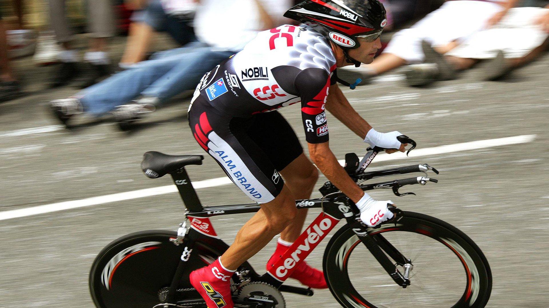 欧冠烽火德甲寒夜，拜仁独木难支，群雄溃败引发联赛深度反思