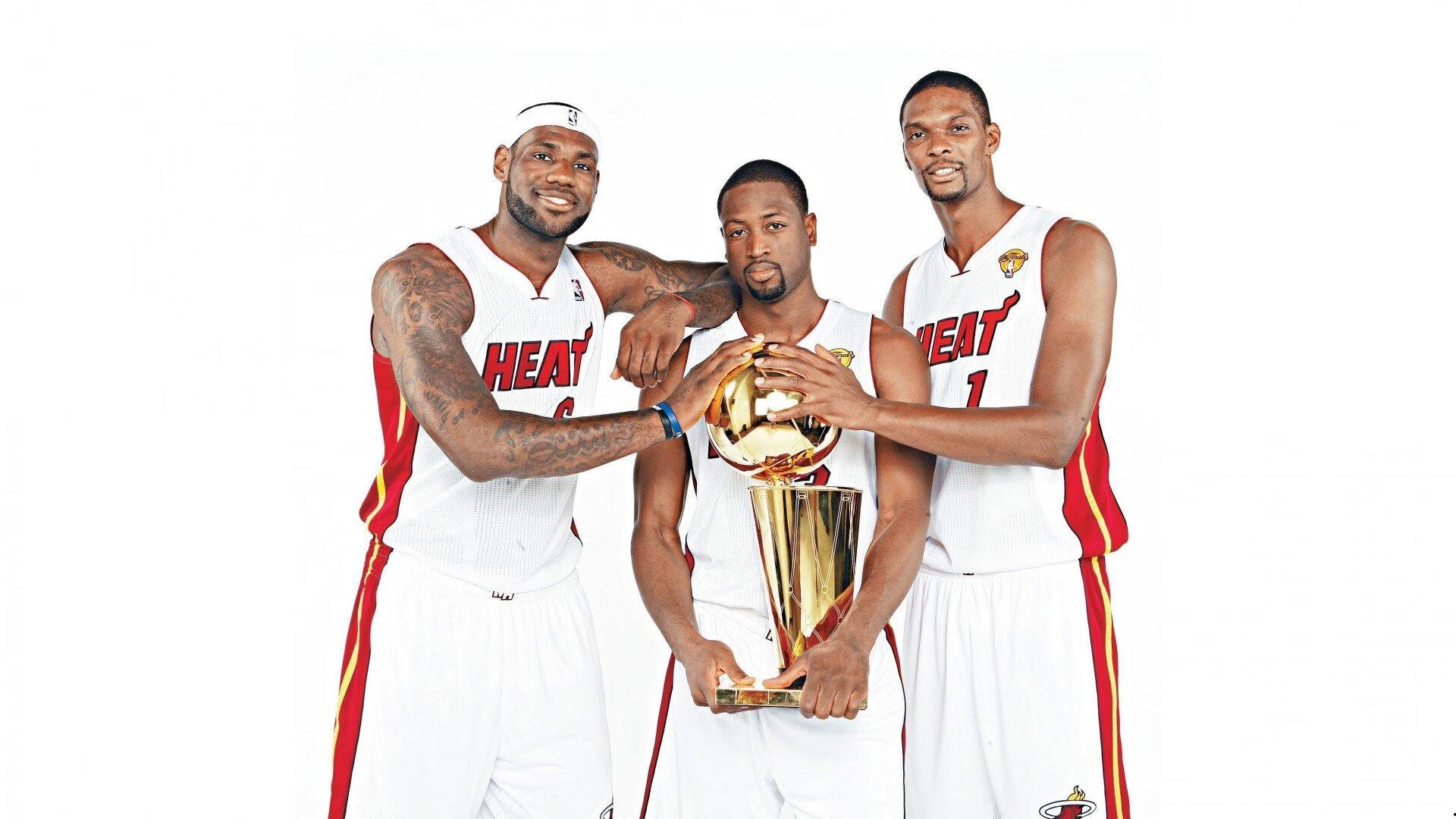 ok 澳客足球彩|篮板争夺引爆赛场冲突 祖巴茨范德比尔特缠斗双遭罚